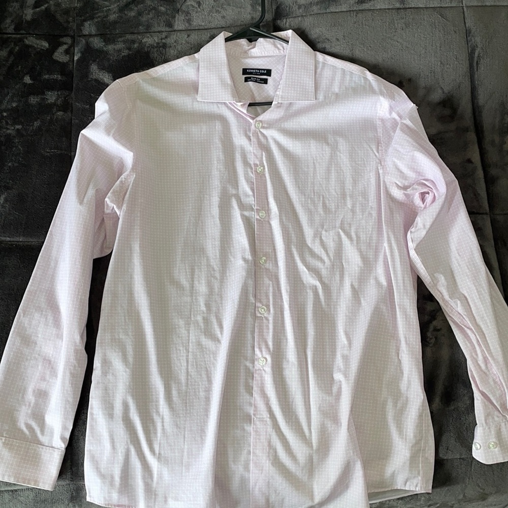 Large Slim Fit Kenneth Cole dress shirt. Excellent condition